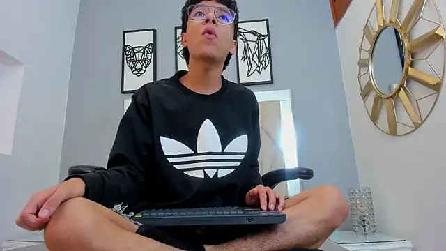 adams bobby online show from May 8, 11:04 am