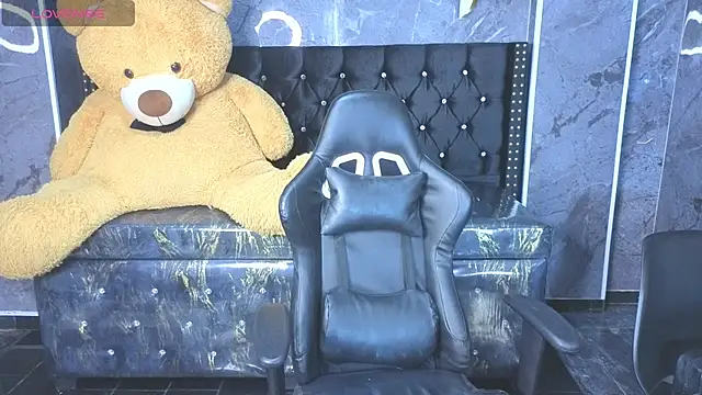 Aleja05 b online show from December 21, 8:16 pm