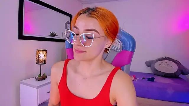 Snapshot of celeste_blazze_ chatting on February 20, 3:34 pm celeste blazze online show from February 20, 3:34 pm