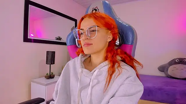 Snapshot of celeste_blazze_ chatting on March 17, 3:15 pm celeste blazze online show from March 17, 3:15 pm