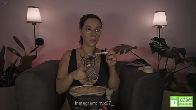 Snapshot of nyx_97 chatting on March 6, 5:48 am nyx 97 online show from March 6, 5:48 am