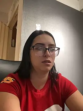 Snapshot of Kloe_Novoa chatting on February 12, 1:39 pm Kloe Novoa online show from February 12, 1:39 pm