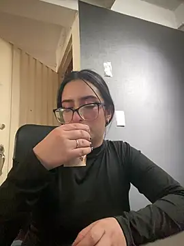 Snapshot of Kloe_Novoa chatting on February 24, 1:20 pm Kloe Novoa online show from February 24, 1:20 pm