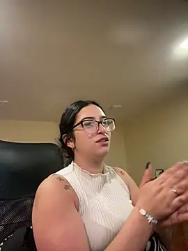 Snapshot of Kloe_Novoa chatting on February 25, 12:37 pm Kloe Novoa online show from February 25, 12:37 pm