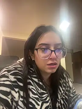 Snapshot of Kloe_Novoa chatting on March 3, 12:22 pm Kloe Novoa online show from March 3, 12:22 pm