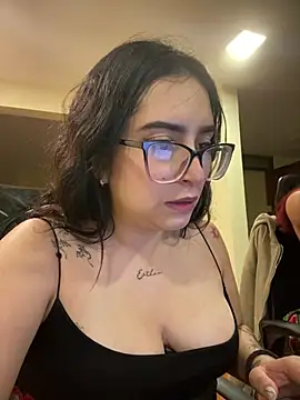 Snapshot of Kloe_Novoa chatting on March 30, 12:06 pm Kloe Novoa online show from March 30, 12:06 pm