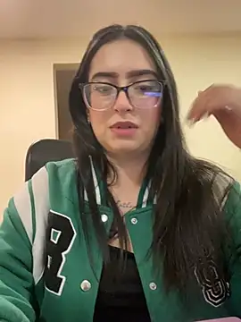 Snapshot of Kloe_Novoa chatting on April 1, 1:41 pm Kloe Novoa online show from April 1, 1:41 pm