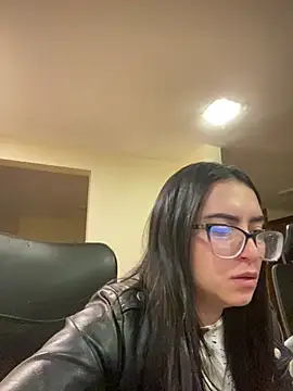 Snapshot of Kloe_Novoa chatting on April 9, 11:04 am Kloe Novoa online show from April 9, 11:04 am