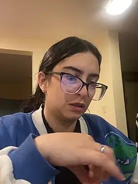 Snapshot of Kloe_Novoa chatting on April 15, 12:12 pm Kloe Novoa online show from April 15, 12:12 pm