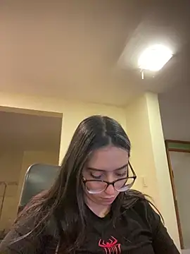 Snapshot of Kloe_Novoa chatting on April 30, 12:33 pm Kloe Novoa online show from April 30, 12:33 pm