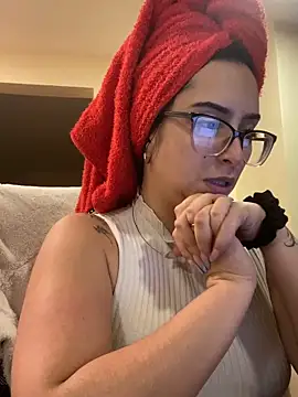 Snapshot of Kloe_Novoa chatting on May 12, 12:24 pm Kloe Novoa online show from May 12, 12:24 pm