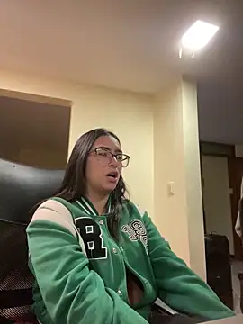 Snapshot of Kloe_Novoa chatting on May 14, 12:34 pm Kloe Novoa online show from May 14, 12:34 pm