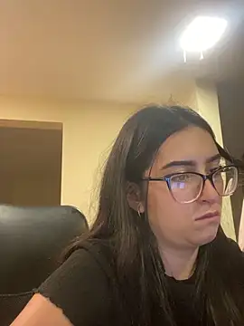 Snapshot of Kloe_Novoa chatting on May 21, 12:56 pm Kloe Novoa online show from May 21, 12:56 pm