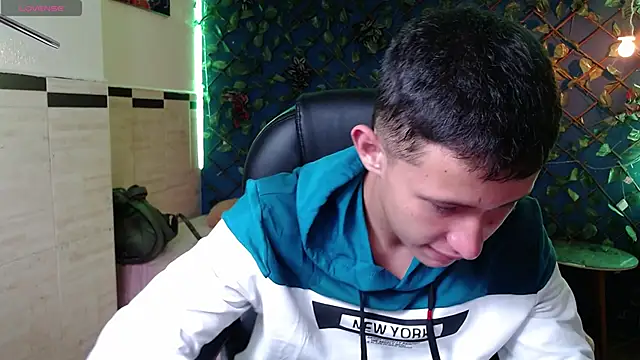 Garuo 18 online show from November 16, 3:12 am