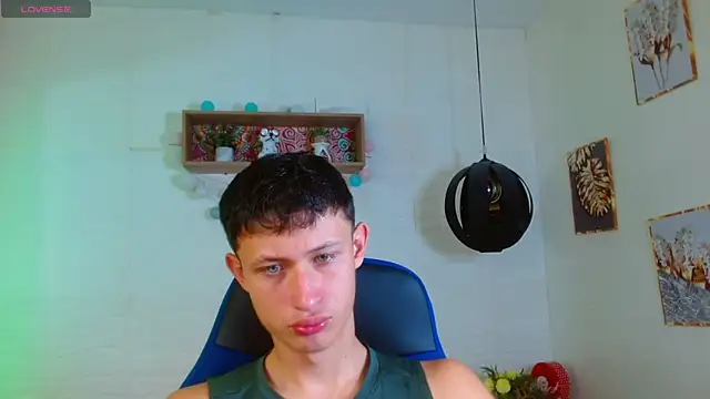 Garuo 18 online show from December 14, 4:34 pm