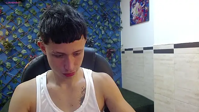 Garuo 18 online show from December 23, 3:37 am