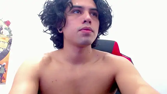 Snapshot of LiamRidesr chatting on October 24, 11:23 pm LiamRidesr online show from October 24, 11:23 pm