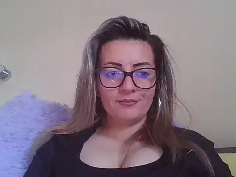 blondinaali online show from October 28, 11:47 am