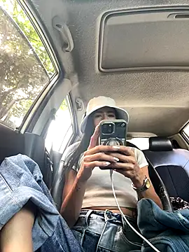 Snapshot of phenixpink22 chatting on November 6, 5:58 pm phenixpink22 online show from November 6, 5:58 pm