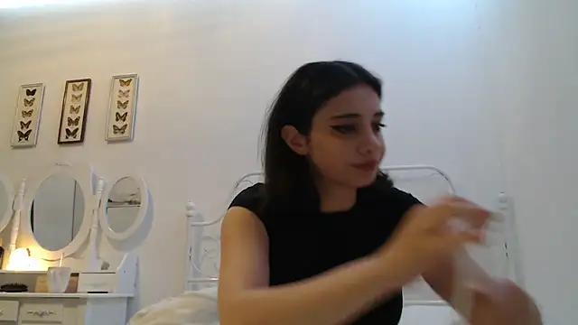 bellefleurrr online show from March 12, 1:34 am