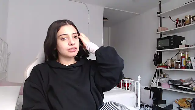 bellefleurrr online show from March 25, 7:14 am