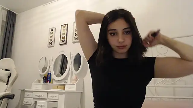 bellefleurrr online show from May 4, 7:54 pm