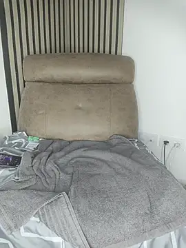 Snapshot of findomhot chatting on November 23, 12:10 am findomhot online show from November 23, 12:10 am