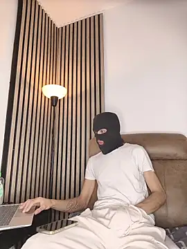 Snapshot of findomhot chatting on December 4, 8:06 pm findomhot online show from December 4, 8:06 pm