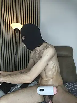 Snapshot of findomhot chatting on December 5, 8:12 am findomhot online show from December 5, 8:12 am