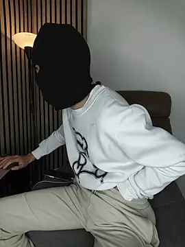 Snapshot of findomhot chatting on December 15, 8:46 pm findomhot online show from December 15, 8:46 pm