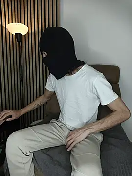 Snapshot of findomhot chatting on December 16, 9:14 am findomhot online show from December 16, 9:14 am