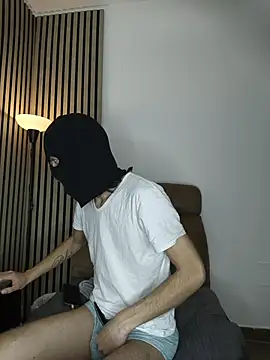 Snapshot of findomhot chatting on December 22, 9:28 am findomhot online show from December 22, 9:28 am