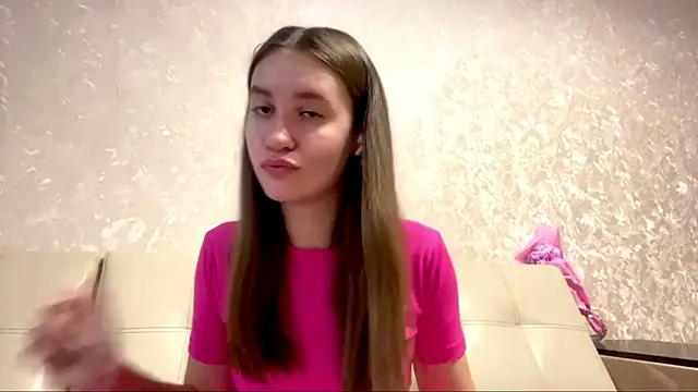 Snapshot of CurelJuule chatting on October 24, 1:18 pm CurelJuule online show from October 24, 1:18 pm