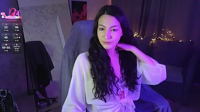 Mulan Lo online show from November 17, 8:14 pm