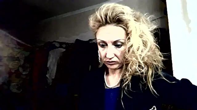 Snapshot of LilaniLoverx chatting on January 5, 9:29 pm LilaniLoverx online show from January 5, 9:29 pm