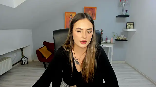 Snapshot of SerenLys chatting on November 11, 8:53 pm SerenLys online show from November 11, 8:53 pm