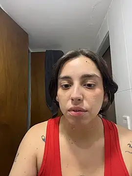 Snapshot of gigi333regi chatting on December 4, 1:48 am gigi333regi online show from December 4, 1:48 am