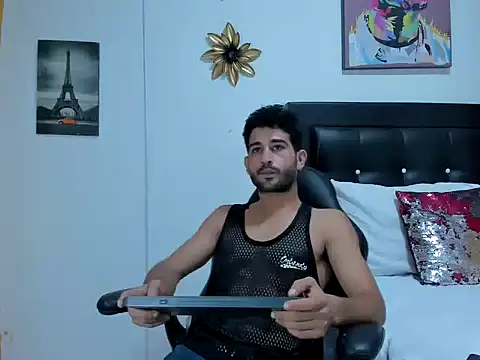 axel aron  online show from October 25, 2:08 am