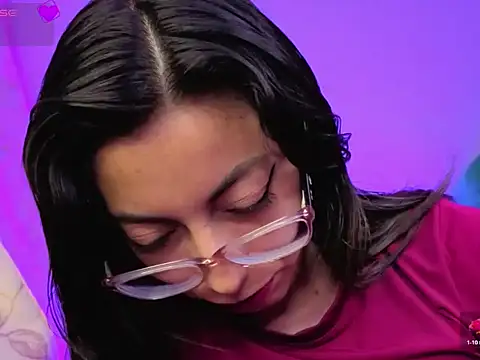 Snapshot of zylla_storn chatting on February 17, 9:32 pm zylla storn online show from February 17, 9:32 pm