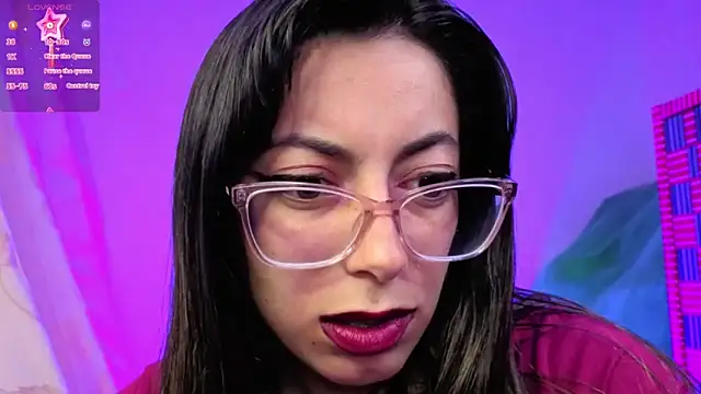 Snapshot of zylla_storn chatting on February 19, 9:33 pm zylla storn online show from February 19, 9:33 pm