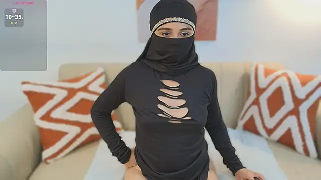 Snapshot of Lailaa_lush chatting on November 6, 7:09 am Lailaa lush online show from November 6, 7:09 am