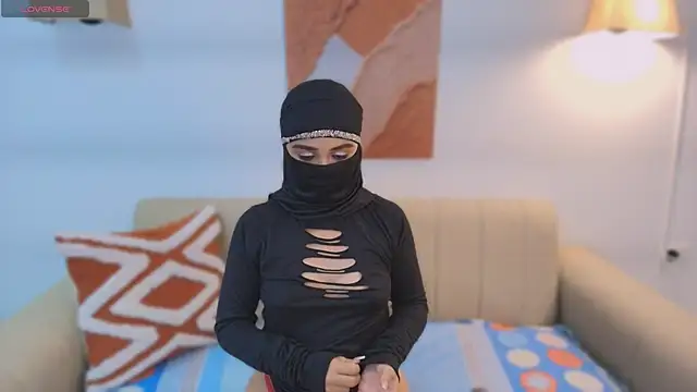 Snapshot of Lailaa_lush chatting on November 21, 7:18 am Lailaa lush online show from November 21, 7:18 am