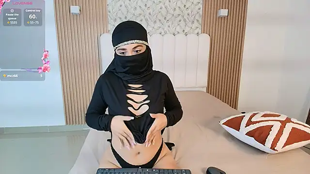 Snapshot of Lailaa_lush chatting on November 24, 9:36 pm Lailaa lush online show from November 24, 9:36 pm