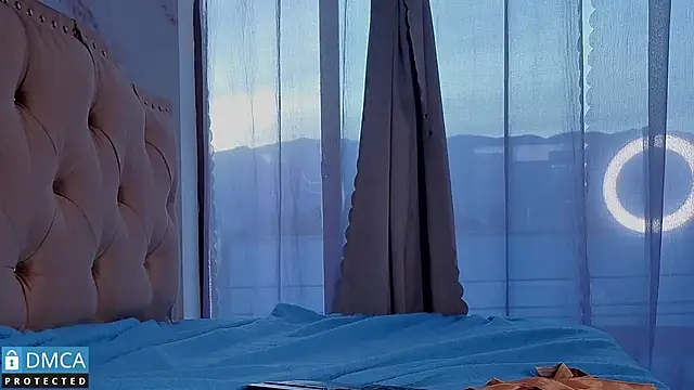 eva delight  online show from November 11, 11:10 am