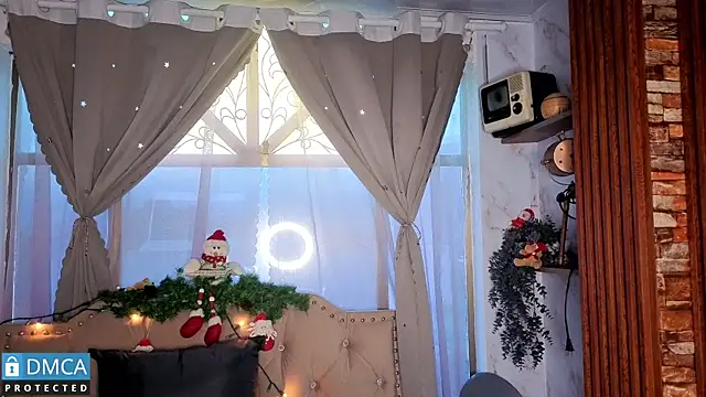 eva delight  online show from December 18, 11:05 am