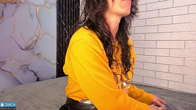 eva delight  online show from March 29, 12:05 pm