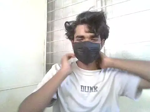 Snapshot of kriZ08 chatting on May 28, 11:07 am kriZ08 online show from May 28, 11:07 am