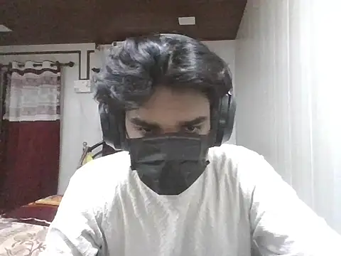 Snapshot of kriZ08 chatting on August 3, 11:26 am kriZ08 online show from August 3, 11:26 am