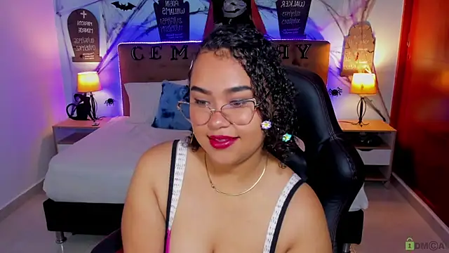 Snapshot of Prettyy_zoe chatting on October 25, 12:02 pm Prettyy zoe online show from October 25, 12:02 pm