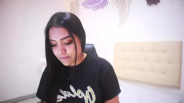 Isabelle Lane online show from December 2, 12:32 pm